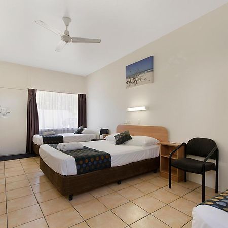 Beach House Motel Townsville Exterior photo