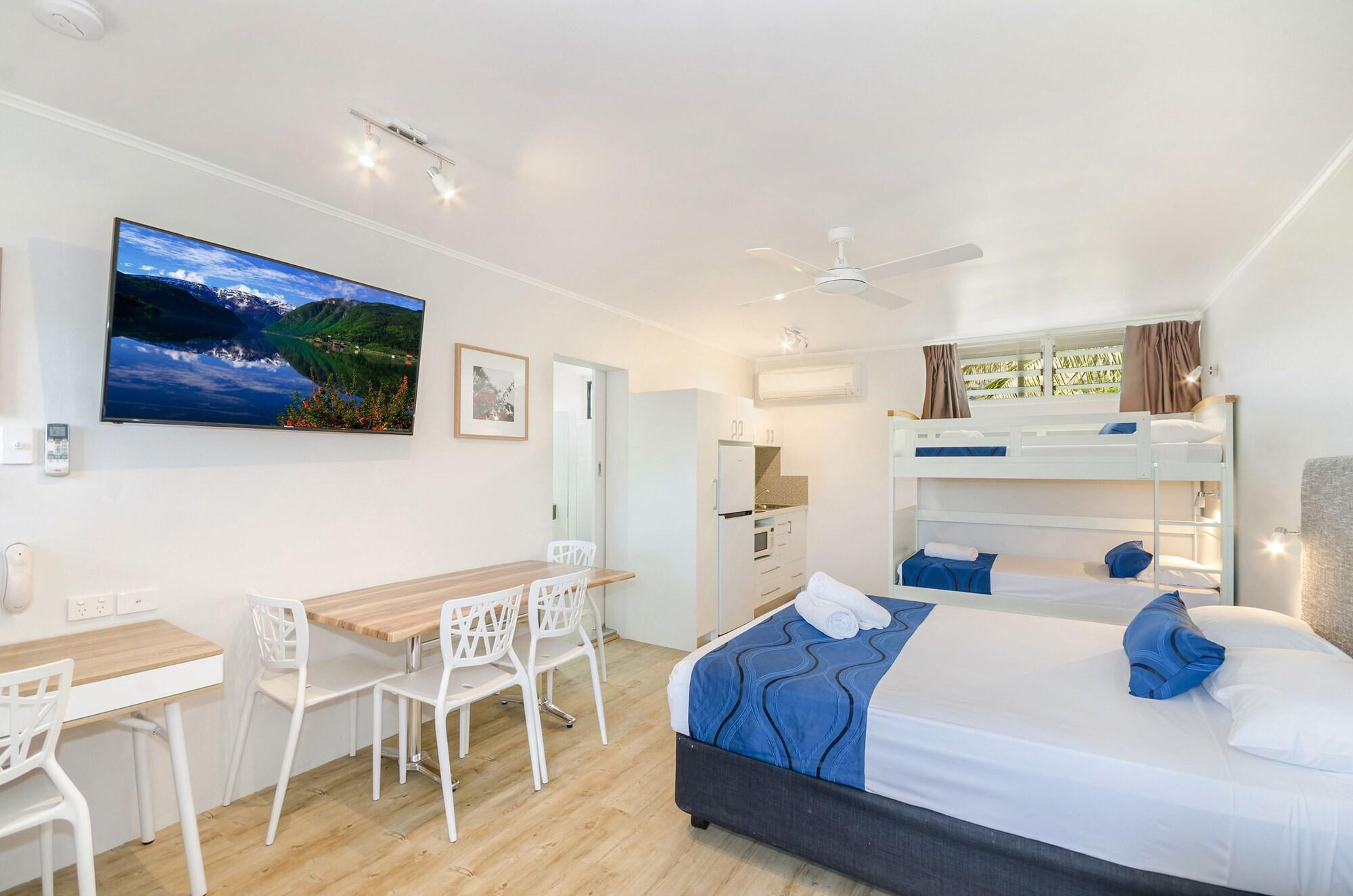 Beach House Motel Townsville Exterior photo