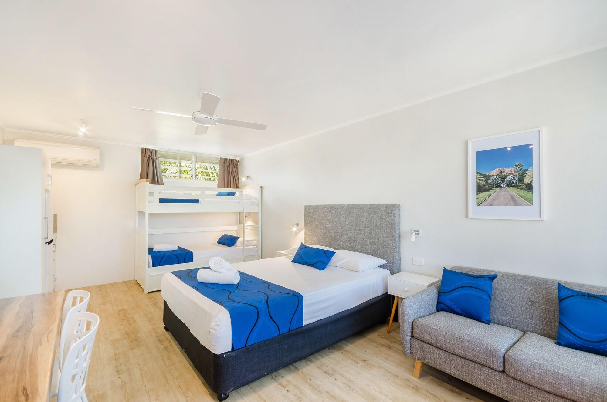 Beach House Motel Townsville Exterior photo