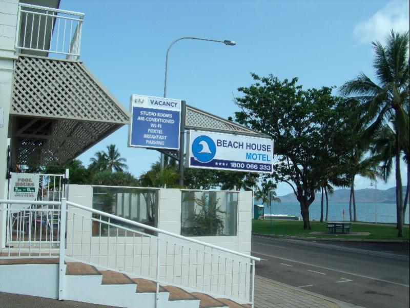 Beach House Motel Townsville Exterior photo