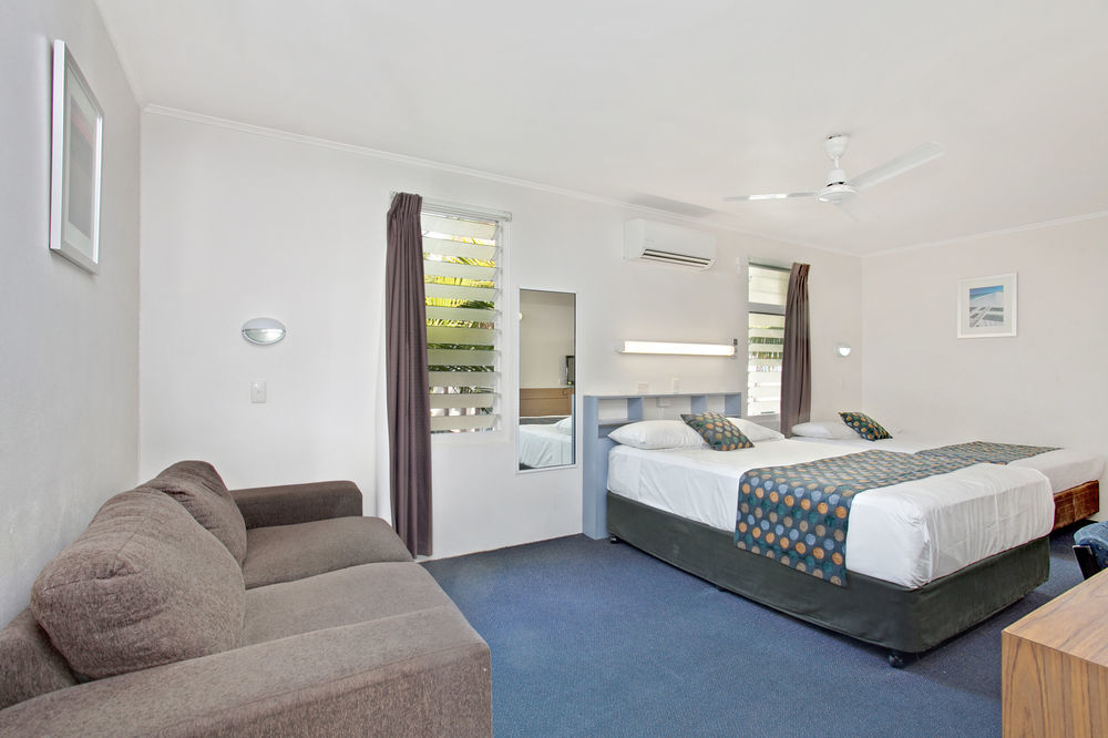 Beach House Motel Townsville Exterior photo