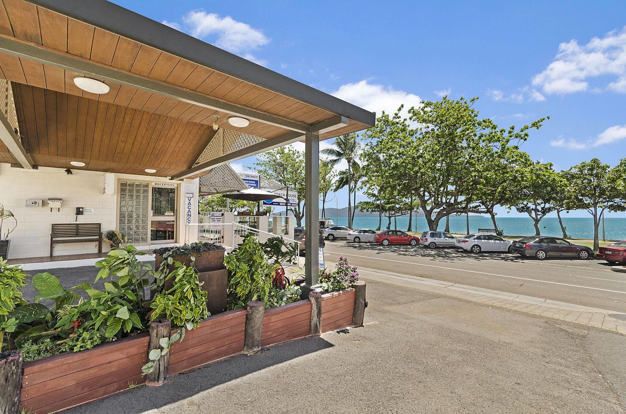 Beach House Motel Townsville Exterior photo