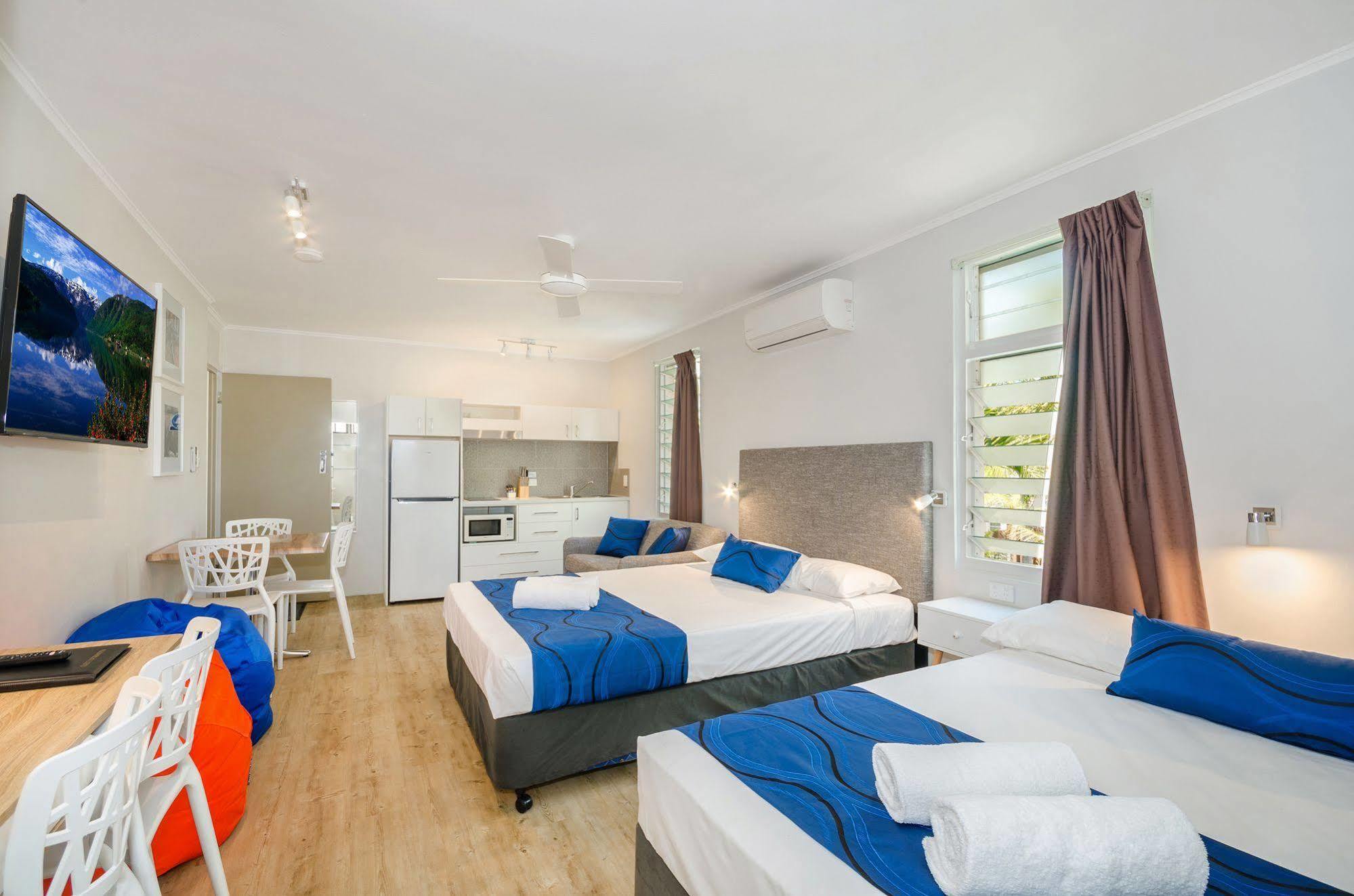 Beach House Motel Townsville Exterior photo