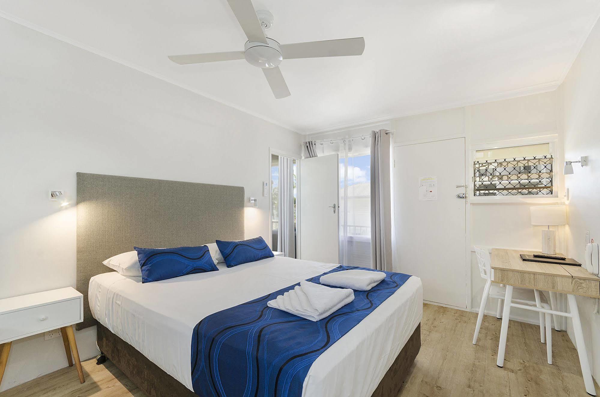 Beach House Motel Townsville Exterior photo